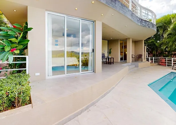 Casa Nalifos * Playa Flamingo